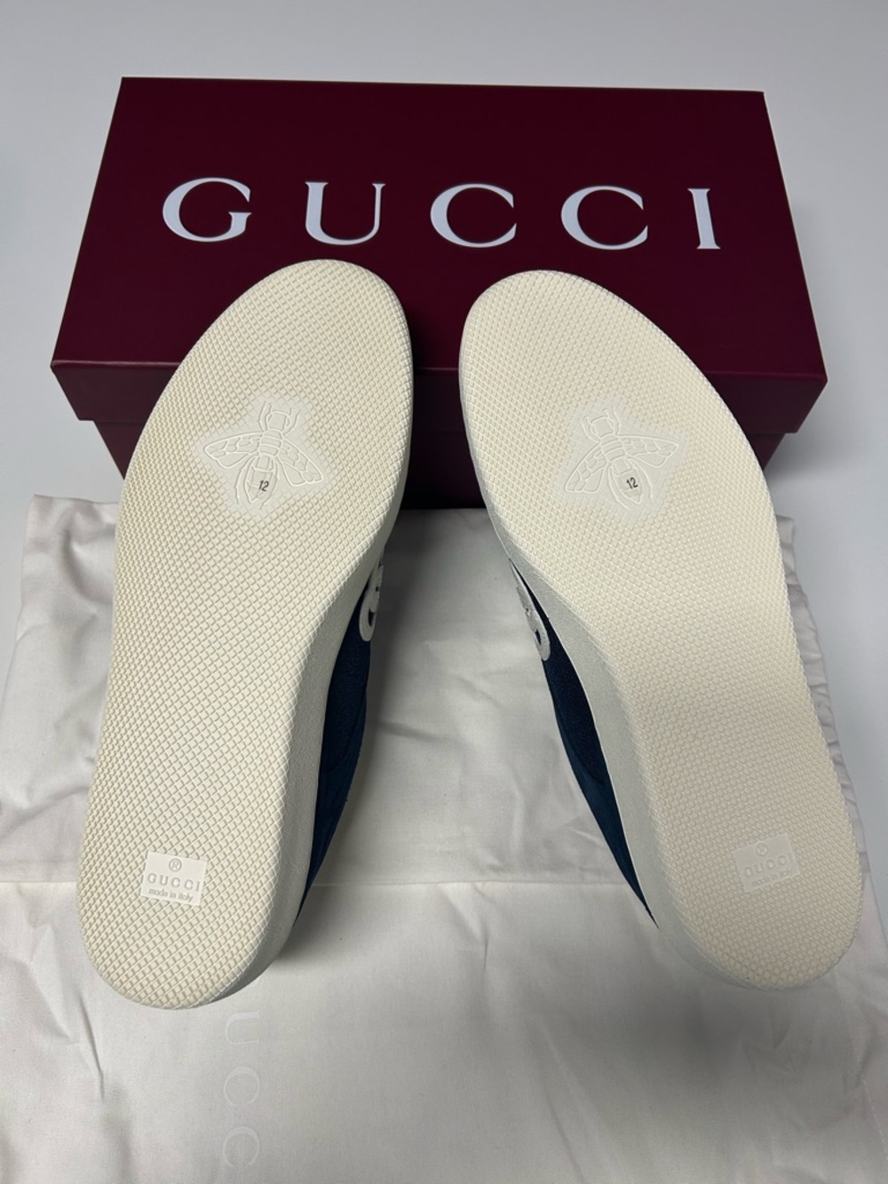 **AUTHENTIC** Gucci men’s sneakers w/box, dust bags, and extra laces!! - Picture 7 of 11